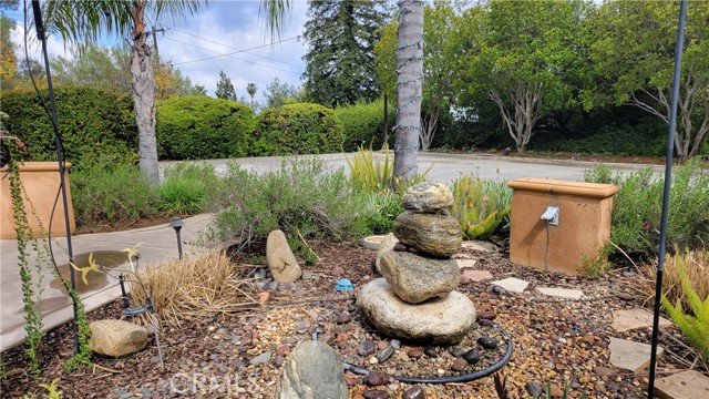 Detail Gallery Image 4 of 60 For 12861 Club Dr, Redlands,  CA 92373 - 2 Beds | 2 Baths