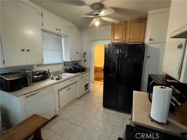 Detail Gallery Image 3 of 16 For 15215 Jenkins Dr, Whittier,  CA 90604 - 3 Beds | 2 Baths