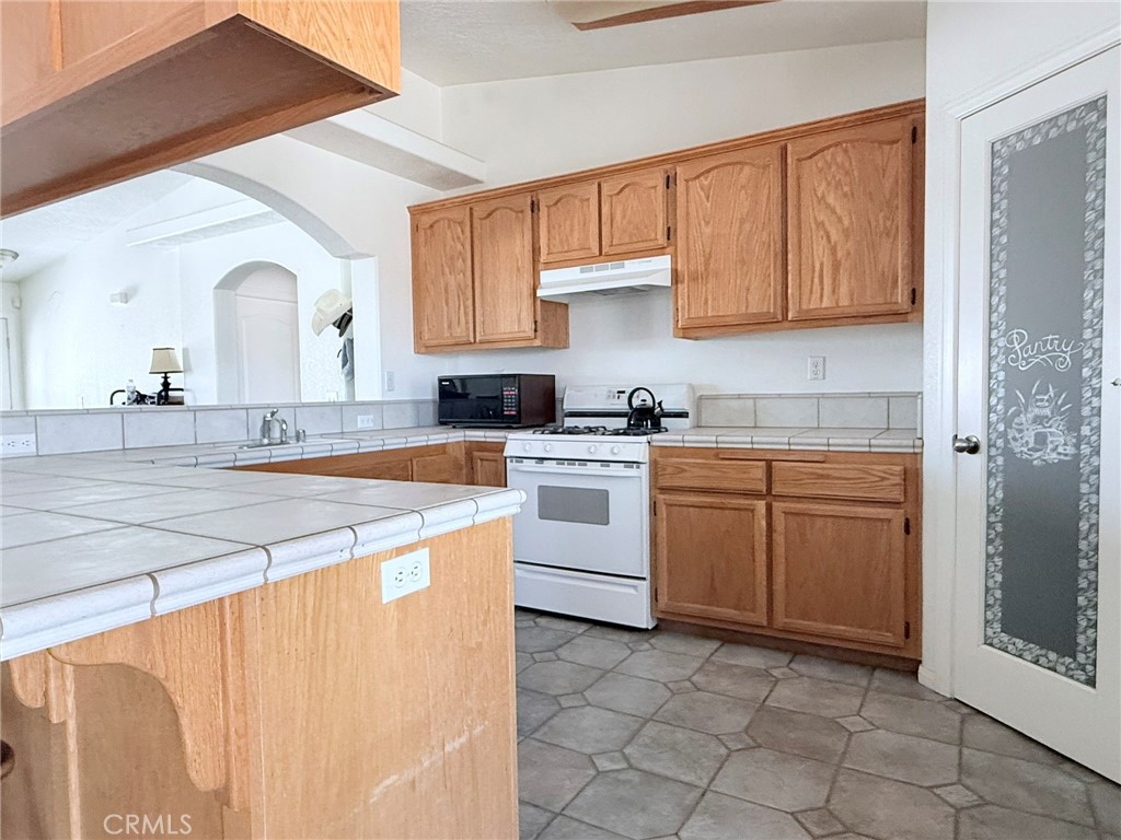 https://media.crmls.org/medias/cd9bf61d-ba08-4560-88ad-32a0fc9bb8fb.jpg?preset=X-Large