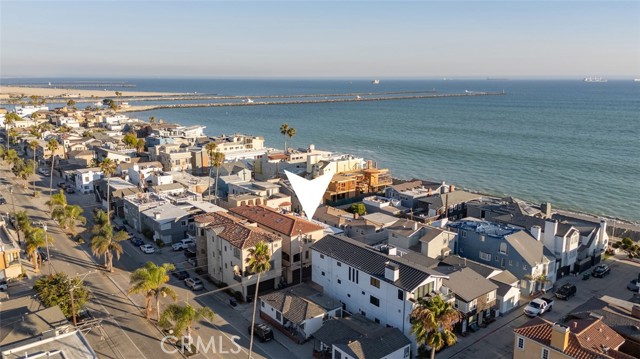 23 65th Place, Long Beach CA: https://media.crmls.org/medias/cd9c0426-00b8-4036-a4e1-6ba45b821bb0.jpg