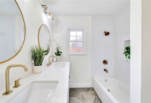 20742 Lull Street, Winnetka CA: https://media.crmls.org/medias/cd9c4875-e2e7-4928-a08f-905e8c65d26b.jpg