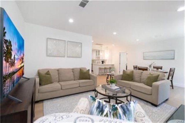 5840 White Oak Avenue, Encino CA: https://media.crmls.org/medias/cd9c9942-2668-43e5-b0c4-adaf9c81707d.jpg
