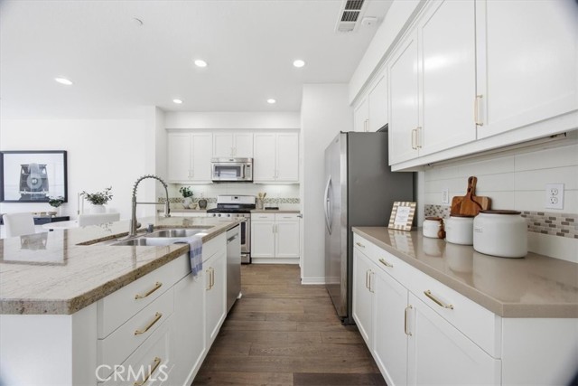 Image 6 of 32 For 12921 Union Avenue 107