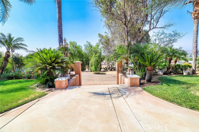 6116 Chadbourne Avenue, Riverside CA: https://media.crmls.org/medias/cd9e82e5-31e5-4bef-9800-cd94afa81088.jpg