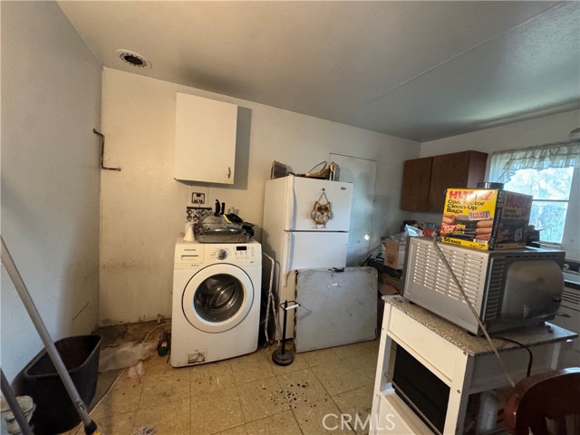 Detail Gallery Image 5 of 17 For 13841 Carson, Trona,  CA 93562 - 2 Beds | 1 Baths