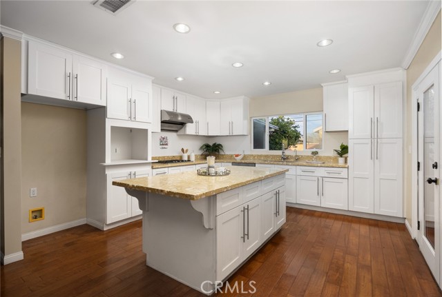 Detail Gallery Image 9 of 26 For 4928 El Monte, Temple City,  CA 91780 - 4 Beds | 2 Baths