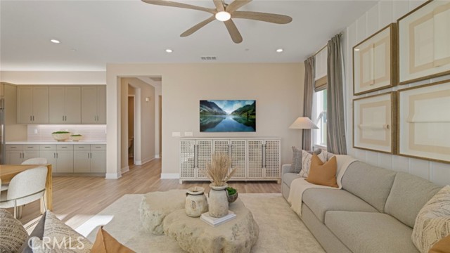 Detail Gallery Image 7 of 35 For 29409 via Diamante, Valencia,  CA 91354 - 3 Beds | 3/1 Baths