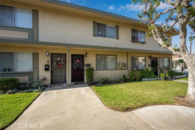 Detail Gallery Image 2 of 40 For 8798 Valley View #B,  Buena Park,  CA 90620 - 2 Beds | 1/1 Baths