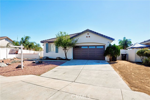 Detail Gallery Image 4 of 42 For 329 Sparkler, Perris,  CA 92571 - 4 Beds | 2 Baths