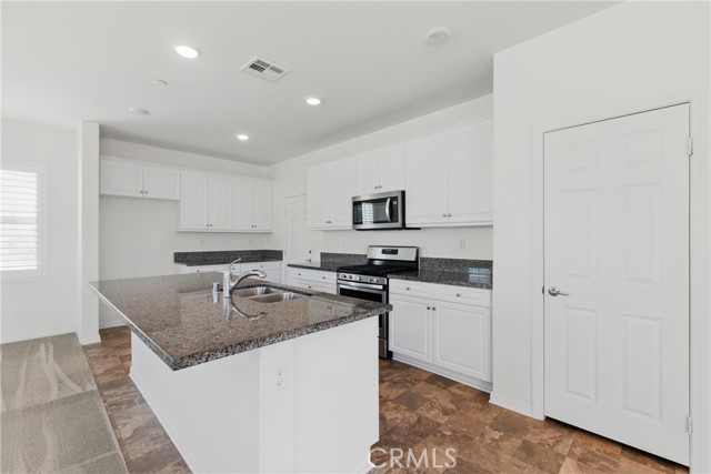 24583 Acadia Drive, Corona CA: https://media.crmls.org/medias/cda1d364-3bae-4f61-a08e-051abda0ea2d.jpg