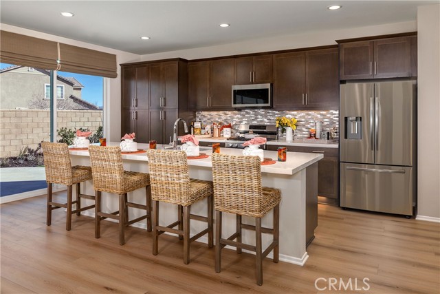 Detail Gallery Image 4 of 12 For 9089 Carson Ave, Hesperia,  CA 92344 - 4 Beds | 2 Baths