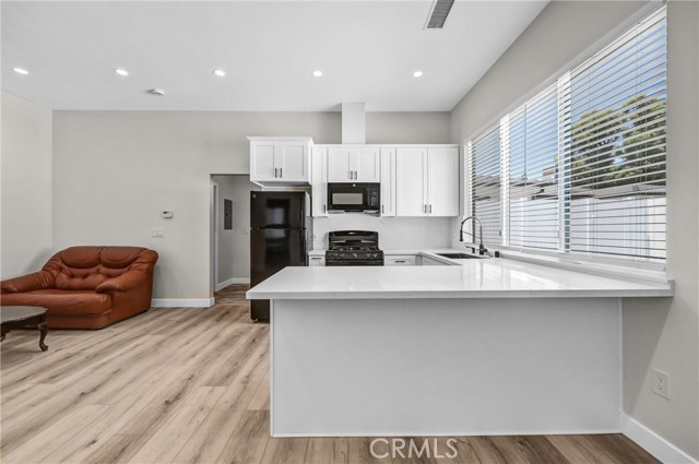 Detail Gallery Image 6 of 26 For 9998 Louise Ave, Northridge,  CA 91325 - 2 Beds | 1 Baths