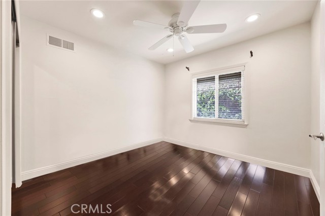 18930 Wells Drive, Tarzana CA: https://media.crmls.org/medias/cda2d98e-57ab-4b44-b7dc-c538e7bf6638.jpg