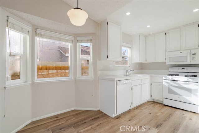 Detail Gallery Image 10 of 28 For 44022 31st St, Lancaster,  CA 93536 - 3 Beds | 2 Baths