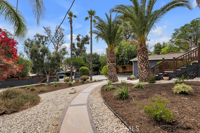 Detail Gallery Image 18 of 29 For 19419 Oxnard St, Tarzana,  CA 91356 - 4 Beds | 4 Baths