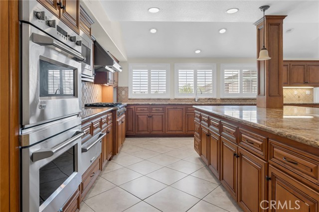 294 W Buffington Street, Upland CA: https://media.crmls.org/medias/cda43b78-6eda-4305-a0b3-b0afeaf9961f.jpg