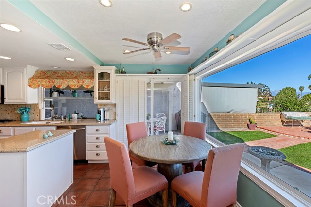 Detail Gallery Image 13 of 48 For 1469 Chalgrove Dr, Corona,  CA 92882 - 3 Beds | 2/1 Baths