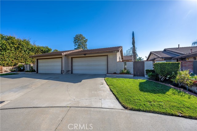 Detail Gallery Image 2 of 22 For 25688 Neblina Ct, Valencia,  CA 91355 - 2 Beds | 2 Baths