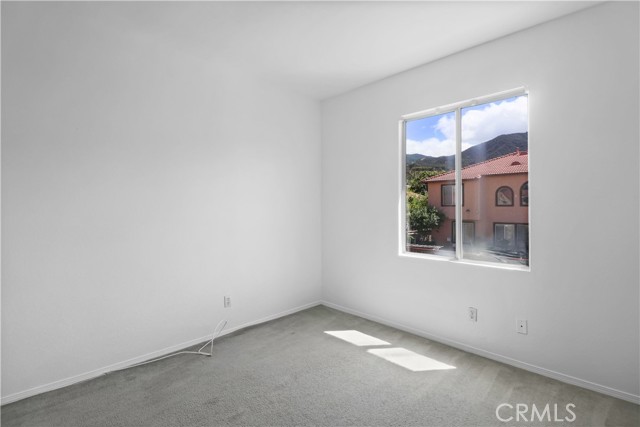 Detail Gallery Image 18 of 40 For 842 W Orange Heights Ln, Corona,  CA 92882 - 5 Beds | 2/1 Baths