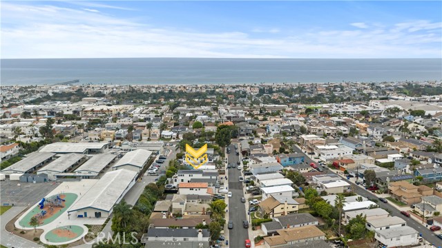 1212 19th Street, Hermosa Beach, California 90254, 4 Bedrooms Bedrooms, ,4 BathroomsBathrooms,Residential,For Sale,19th,SB26062974