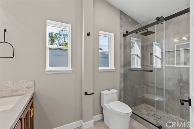 Image 24 of 35 For 25072 Atwood