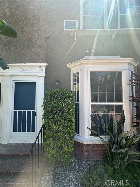 Detail Gallery Image 1 of 18 For 1760 N Las Palmas Ave, Los Angeles,  CA 90028 - 2 Beds | 1 Baths