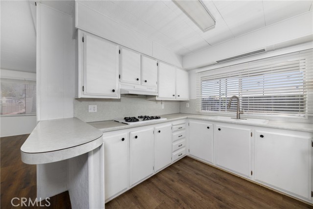 Image 5 of 25 For 880 Lake Street 55