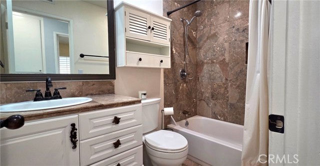 Detail Gallery Image 14 of 19 For 15839 Ada St, Canyon Country,  CA 91387 - 3 Beds | 2 Baths