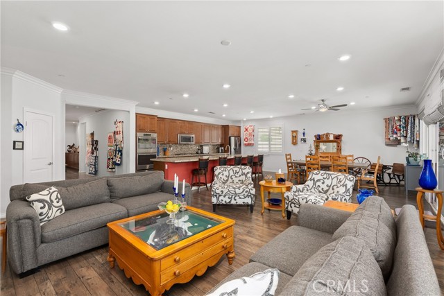 11484 Corte Cuyama, Jurupa Valley CA: https://media.crmls.org/medias/cda7f913-9d83-4b50-a0ba-c225a612b02f.jpg