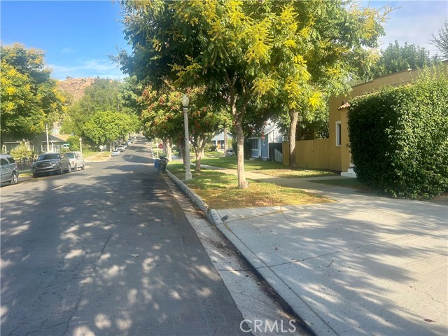 Detail Gallery Image 11 of 12 For 4096 Pine, Riverside,  CA 92501 - – Beds | – Baths