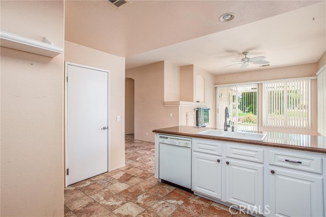 Detail Gallery Image 11 of 38 For 588 Twin Hills Dr, Banning,  CA 92220 - 3 Beds | 2/1 Baths