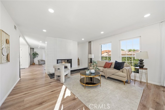 Detail Gallery Image 8 of 19 For 448 E Sandra, Arcadia,  CA 91006 - 3 Beds | 2 Baths