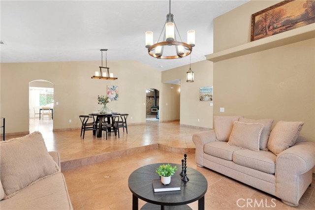 Detail Gallery Image 8 of 64 For 16158 Rimrock Rd, Apple Valley,  CA 92307 - 4 Beds | 2/1 Baths