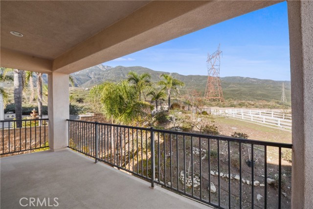 4925 Lone Acres Court, Rancho Cucamonga CA: https://media.crmls.org/medias/cdaa278f-479f-4e32-8e9f-3eac7918bd58.jpg