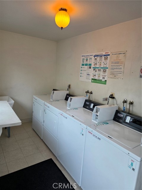 Detail Gallery Image 27 of 36 For 4558 Willis #114,  Sherman Oaks,  CA 91403 - 2 Beds | 2 Baths