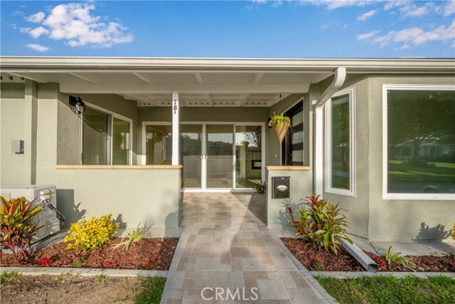 Detail Gallery Image 2 of 44 For 1641 Monterey Rd 18e,  Seal Beach,  CA 90740 - 2 Beds | 2 Baths