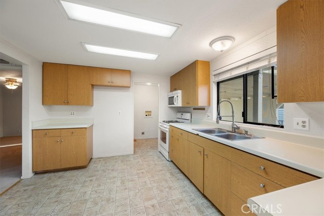 Detail Gallery Image 15 of 54 For 5558 Prancing Deer, Paso Robles,  CA 93446 - 3 Beds | 2 Baths