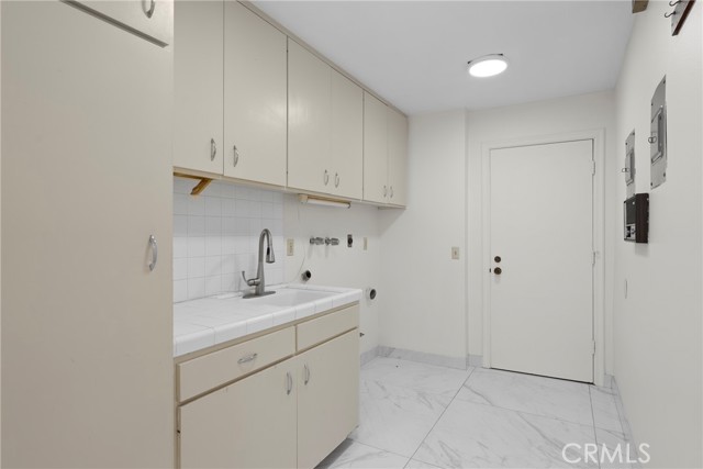 Detail Gallery Image 37 of 50 For 809 Highland Dr, La Canada Flintridge,  CA 91011 - 5 Beds | 5 Baths