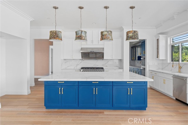 Detail Gallery Image 26 of 74 For 17190 Small Canyon Ln, Riverside,  CA 92506 - 6 Beds | 6/1 Baths