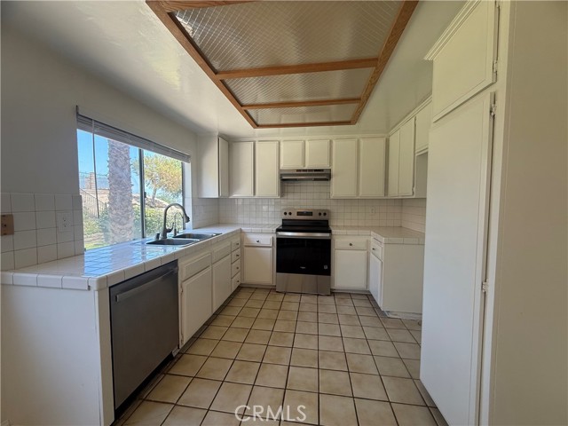22608 Ironbark Drive, Diamond Bar CA: https://media.crmls.org/medias/cdadd0da-120f-4072-915f-bbed69cce7eb.jpg