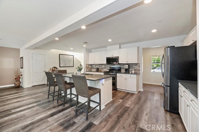 Detail Gallery Image 10 of 38 For 20583 Spring, Riverside,  CA 92507 - 5 Beds | 3/1 Baths