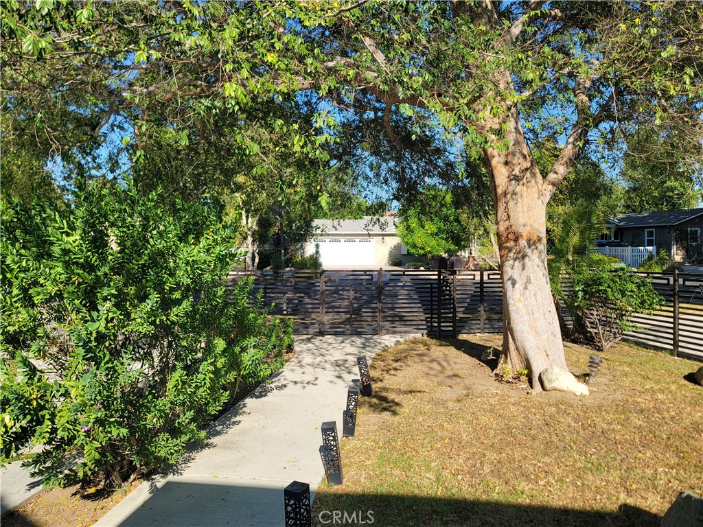 https://media.crmls.org/medias/cdaec087-ed9d-4fa5-b899-6c996b051385.jpg?preset=X-Large