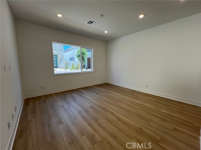 179 Sawbuck, Irvine CA: https://media.crmls.org/medias/cdaf1040-7595-42a4-85ce-8c34339c8fc8.jpg