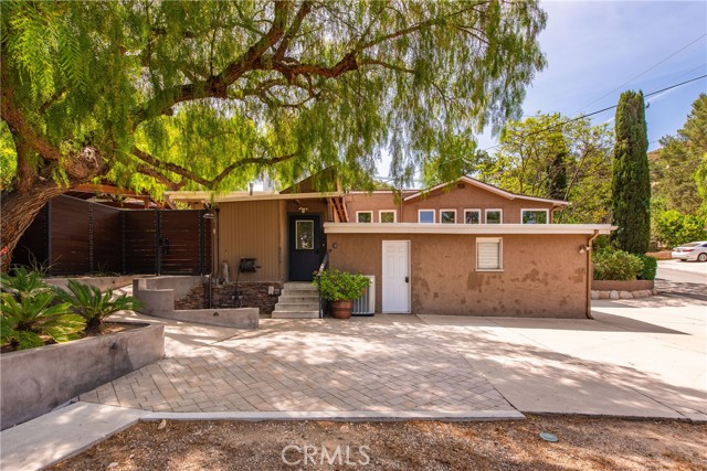 5893 Oak Knolls Road, Simi Valley CA: https://media.crmls.org/medias/cdaf1ad5-350f-47e9-bbc2-5ba09c944047.jpg