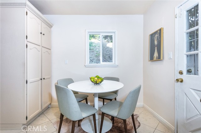 420 Canyon Drive, Glendale CA: https://media.crmls.org/medias/cdaf91c6-9106-462f-9586-307210bf1ede.jpg