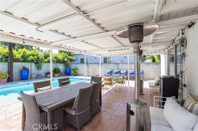 Detail Gallery Image 26 of 39 For 5710 Wilbur Ave, Tarzana,  CA 91356 - 4 Beds | 2 Baths