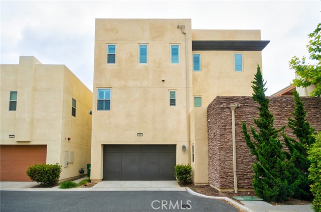 320 Magnet, Irvine CA: https://media.crmls.org/medias/cdb03389-846b-4371-993d-903b8d4d7635.jpg