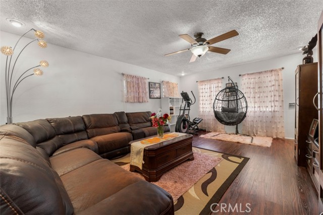 Detail Gallery Image 7 of 24 For 2330 W Lincoln St, Long Beach,  CA 90810 - 3 Beds | 2 Baths