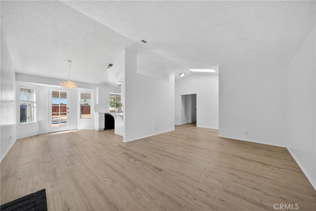 MLS #OC25244729 image #18