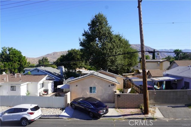 Detail Gallery Image 1 of 12 For 10558 Langmuir Ave, Sunland,  CA 91040 - 2 Beds | 1/1 Baths